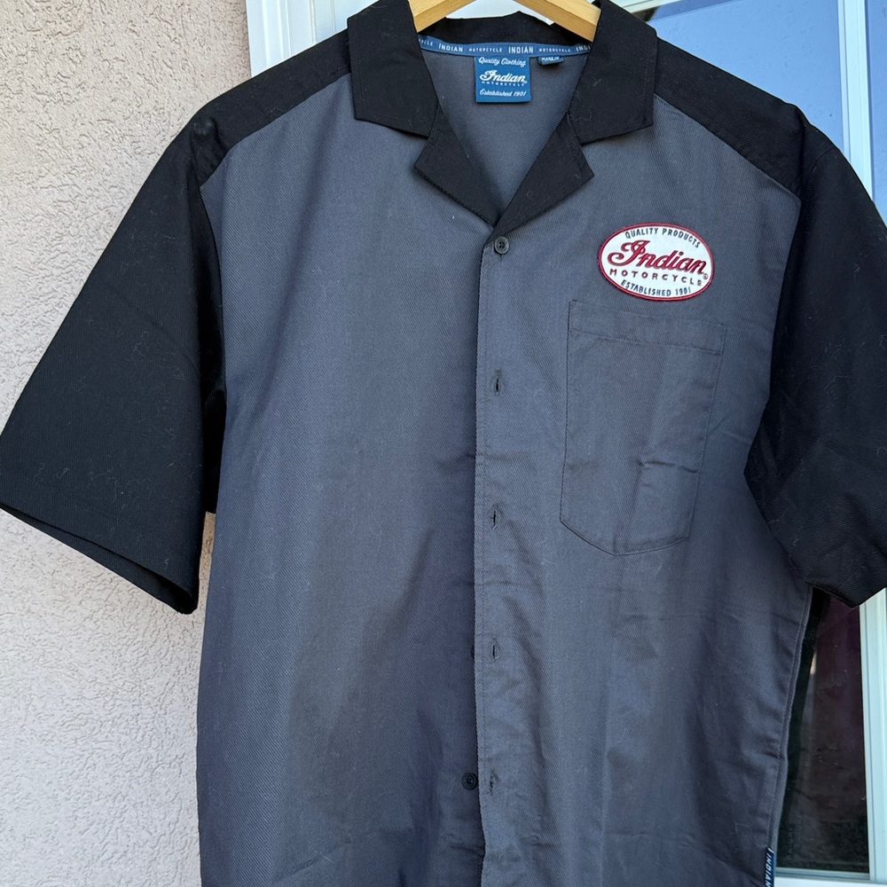 Indian Motorcycle Men's Gray and Black Button Down Shirt